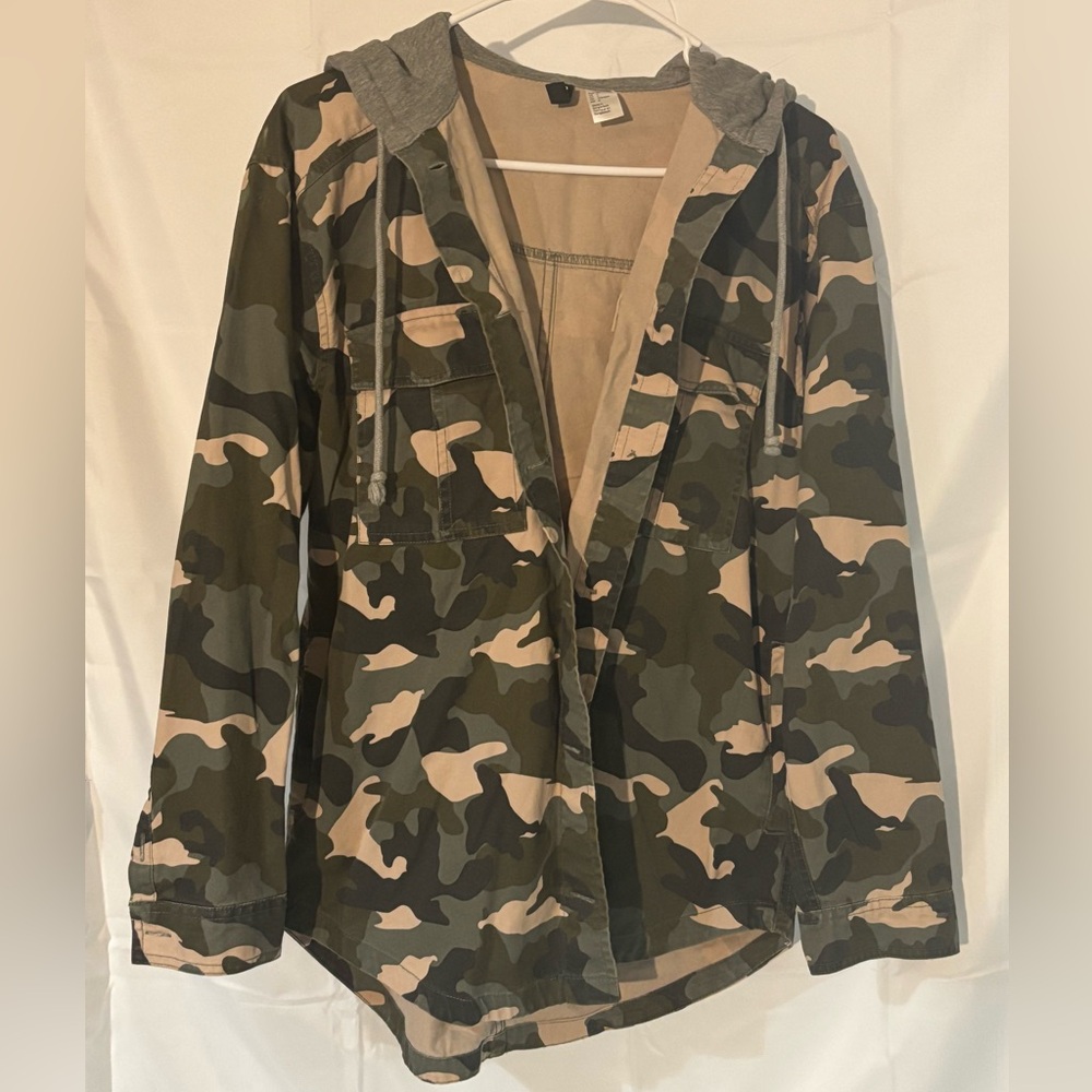 H&M Green and Tan Camouflage Jacket